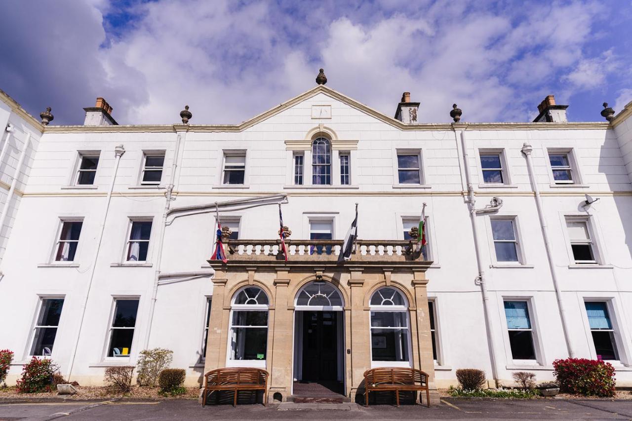 Court Colman Manor Hostal Bridgend  Exterior foto