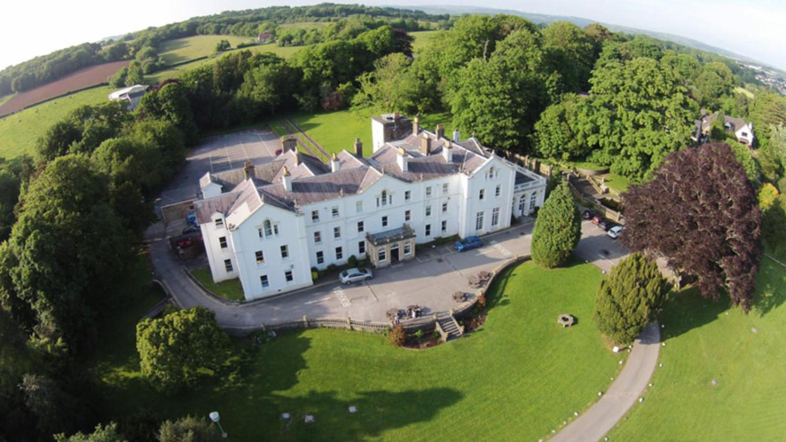 Court Colman Manor Hostal Bridgend  Exterior foto