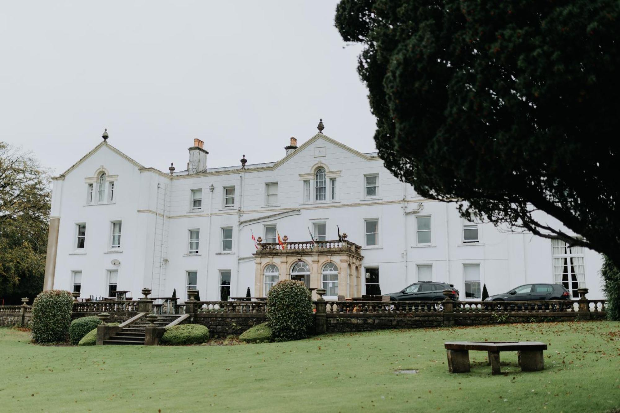 Court Colman Manor Hostal Bridgend  Exterior foto