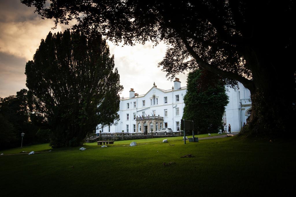 Court Colman Manor Hostal Bridgend  Exterior foto